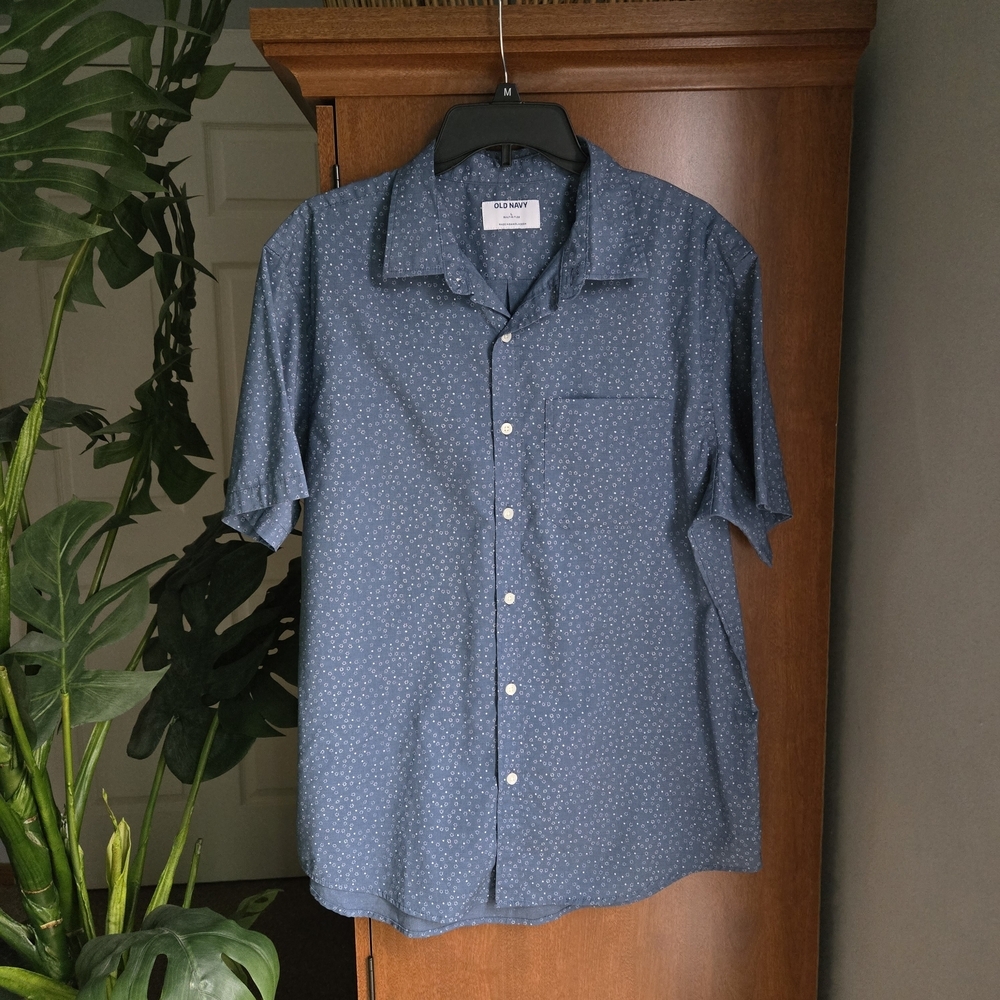 Old Navy Men's Patterned Blue Button Down Shirt